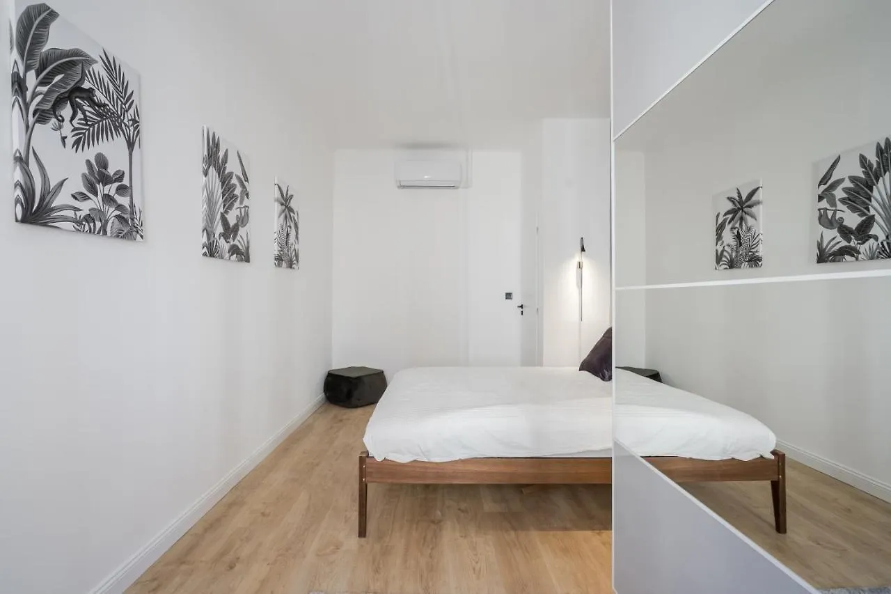 Tilia Luxury Apartment - 3 Bedrooms With Ac Budapest 0*,  Hungary