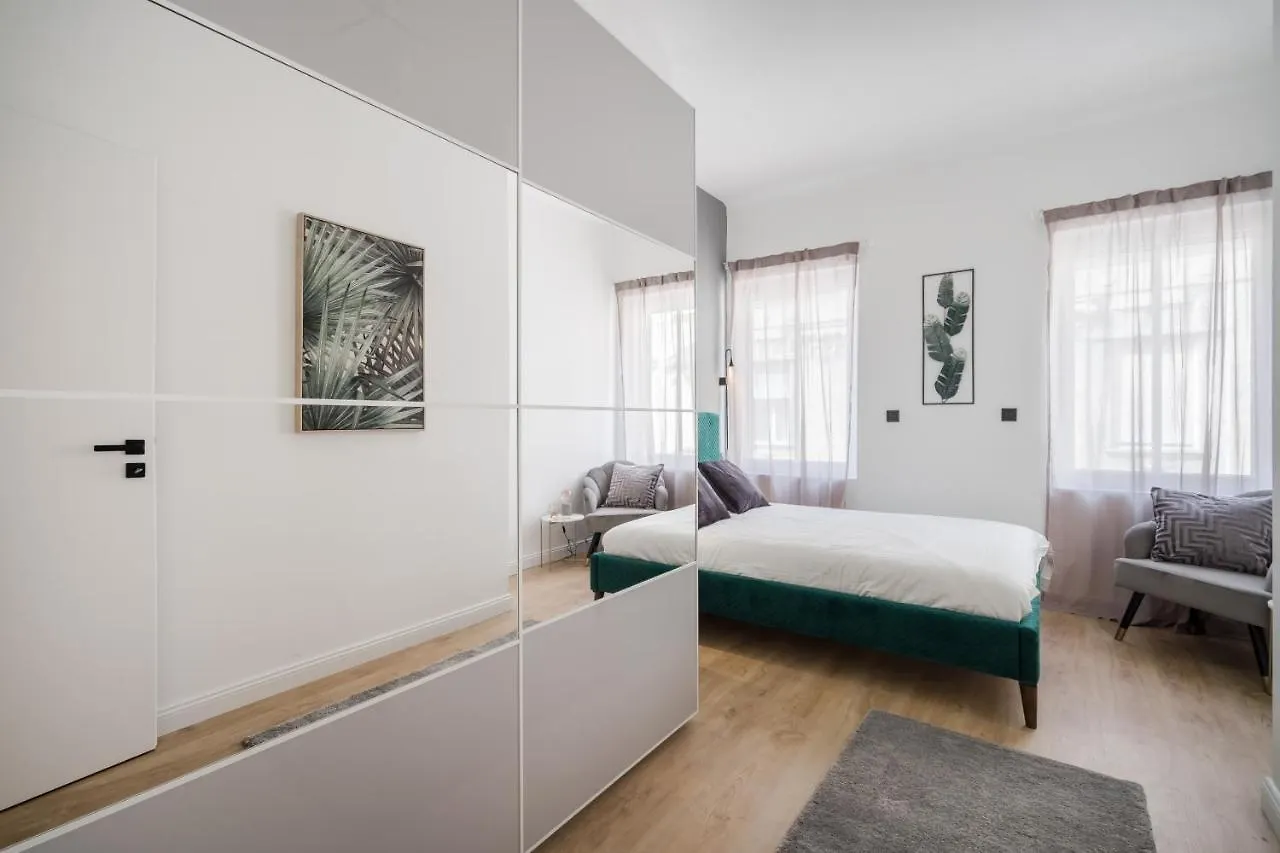 Tilia Luxury Apartment - 3 Bedrooms With Ac Budapest